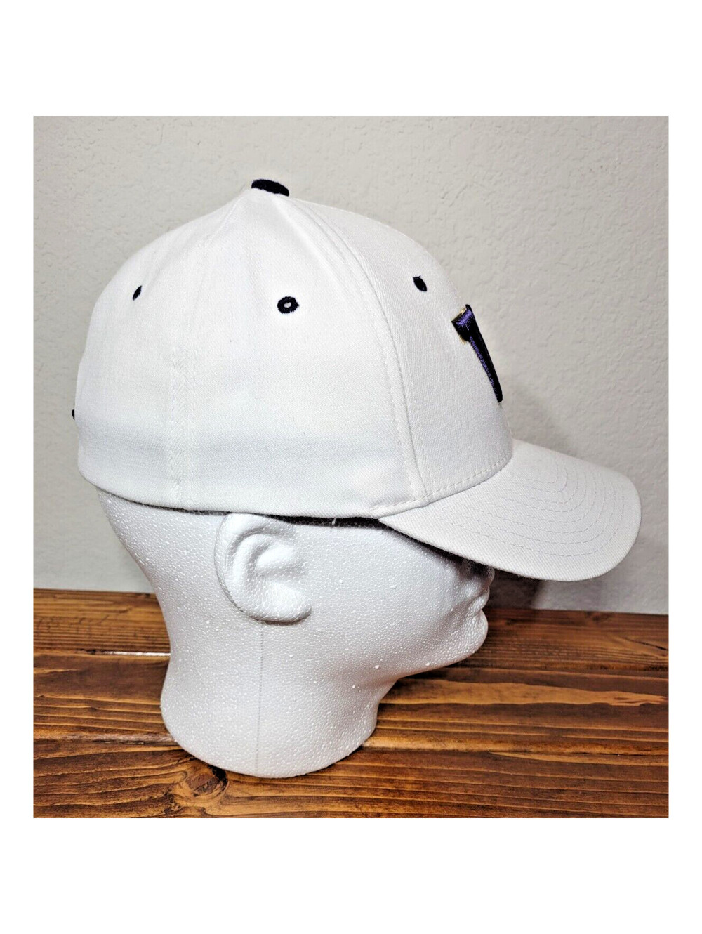 UW Huskies Flex Fit M / L Zephyr Hat Cap University of Washington NCAA White - Picture 4 of 8